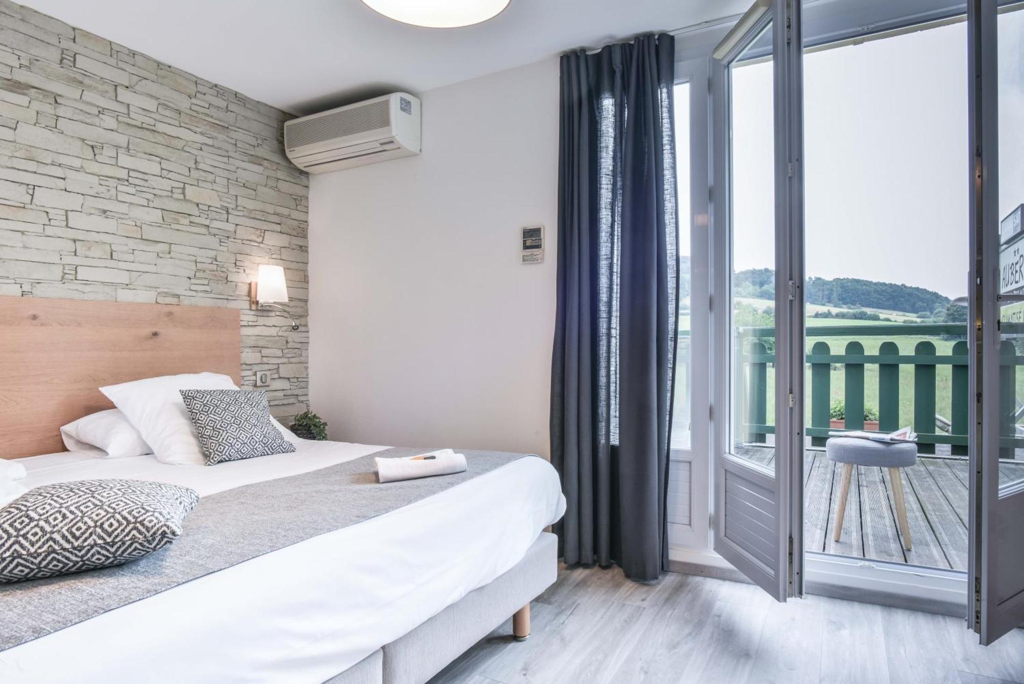 Logis Auberge Du Relais - Hotel & Restaurant Berenx Rom bilde