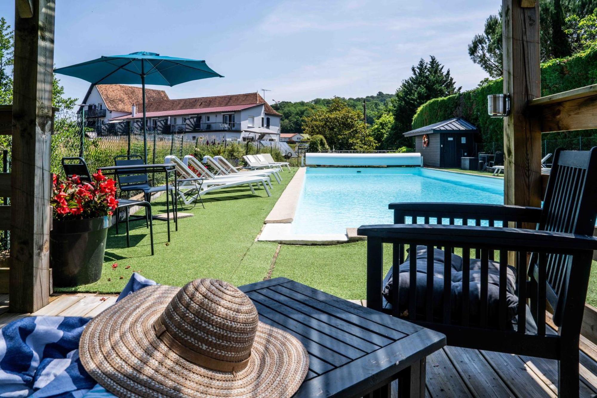 Logis Auberge Du Relais - Hotel & Restaurant Berenx Eksteriør bilde
