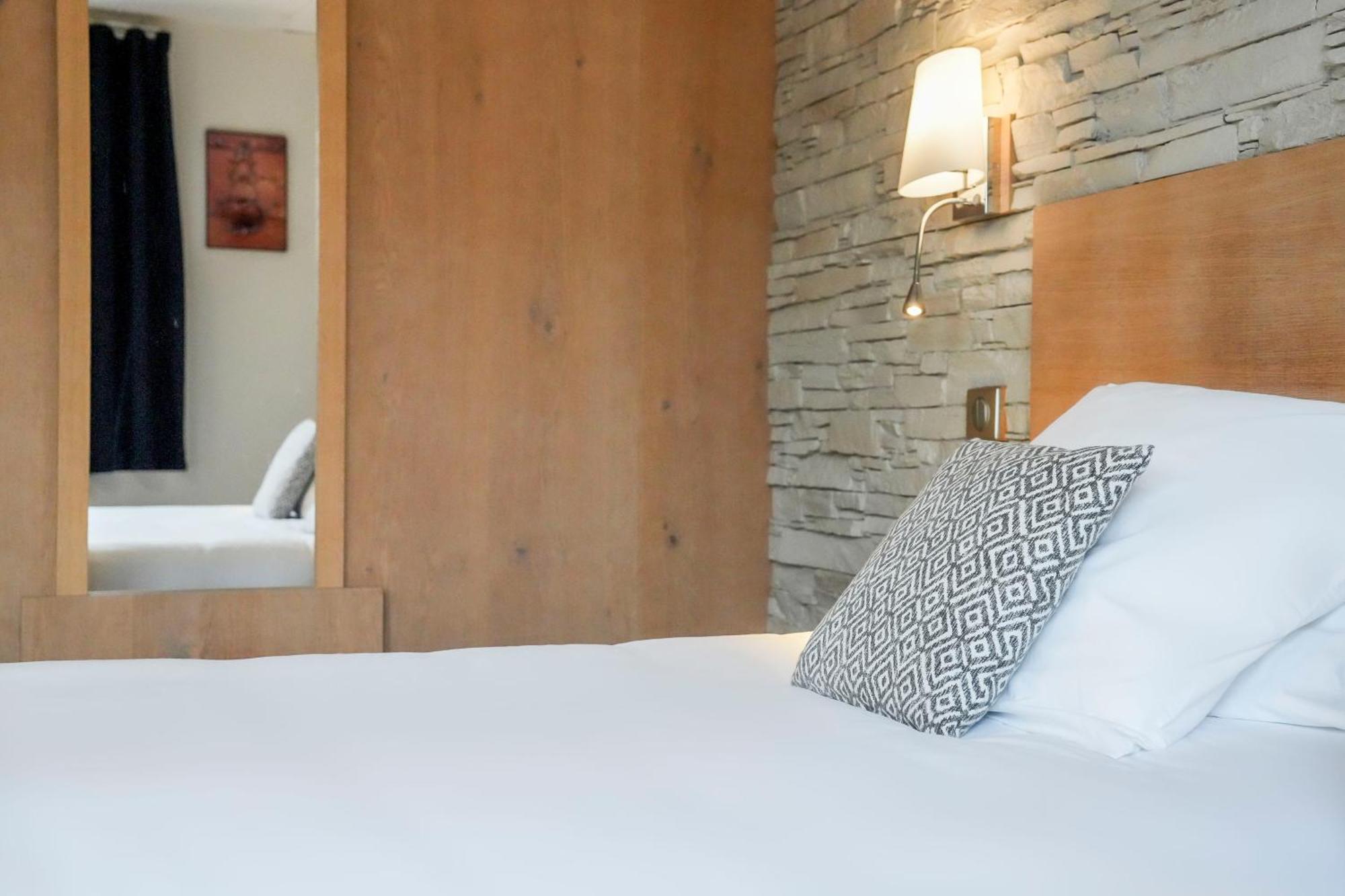 Logis Auberge Du Relais - Hotel & Restaurant Berenx Eksteriør bilde