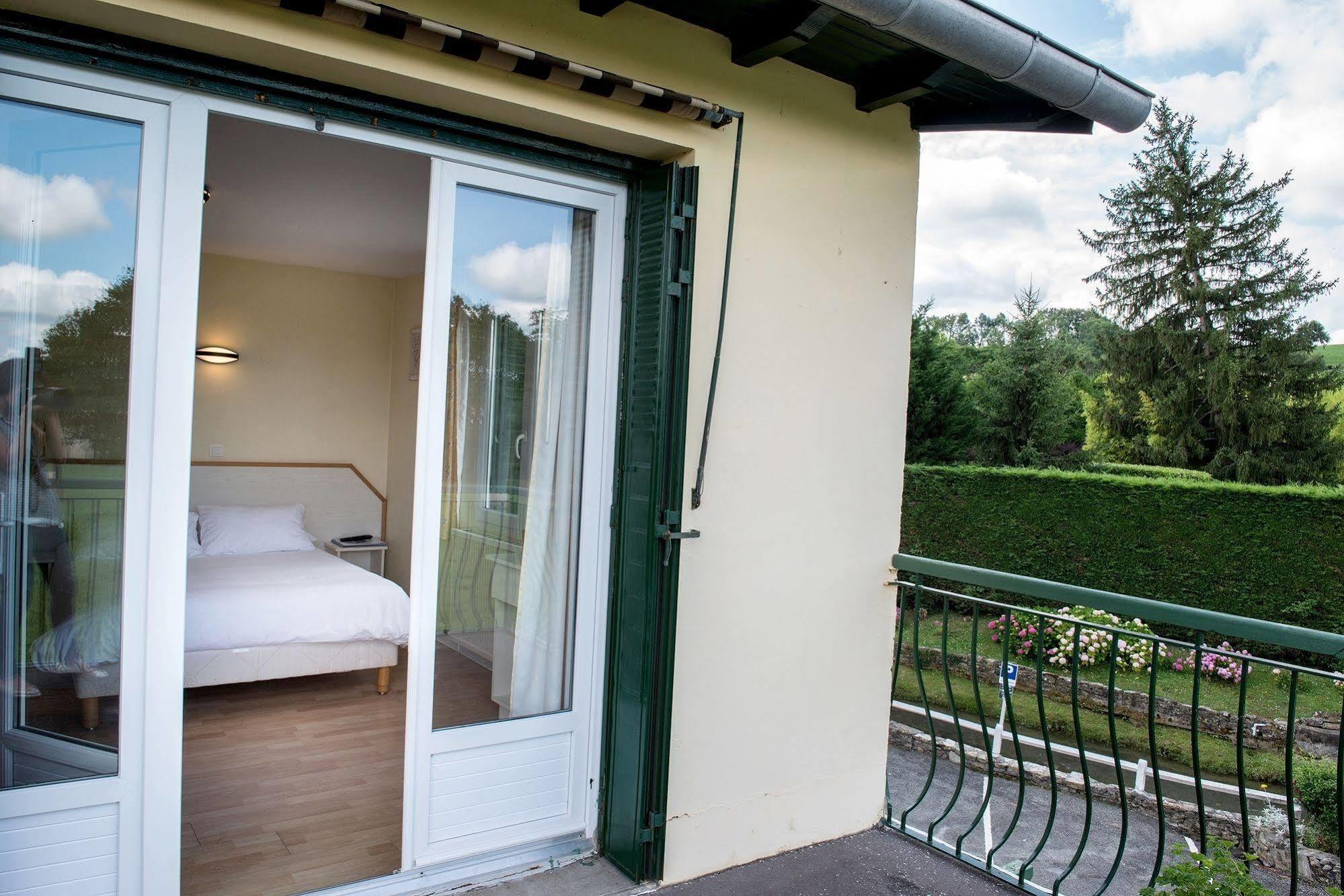 Logis Auberge Du Relais - Hotel & Restaurant Berenx Eksteriør bilde